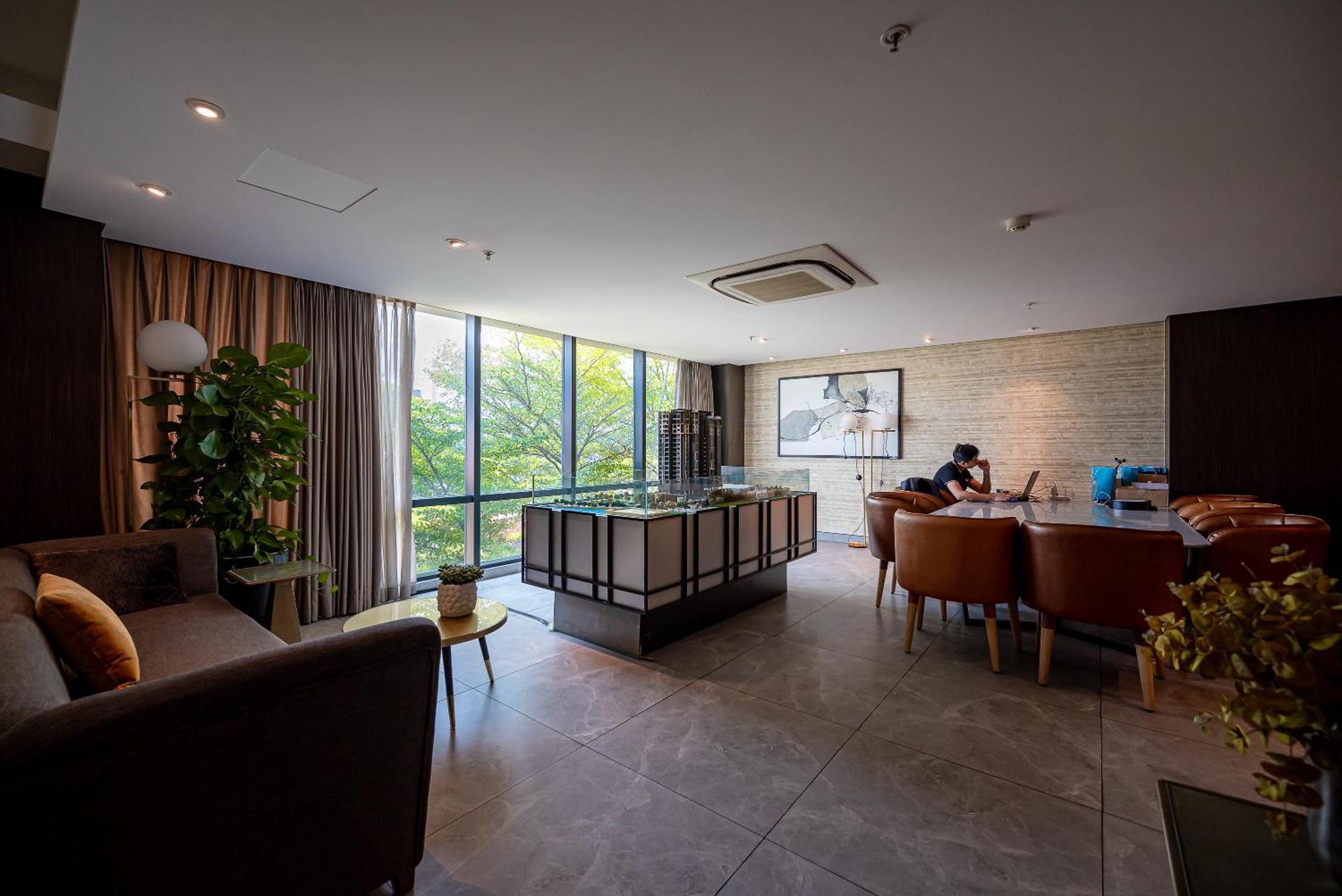 Luxury Gold Apartment - D1Mension & Zenity In District 1 Ho Chi Minh City Exterior photo